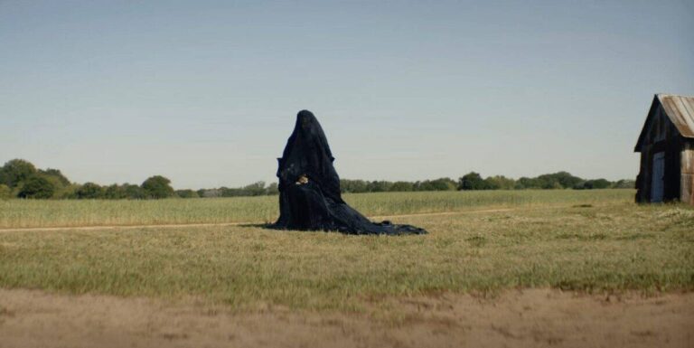 woman in the yard movie