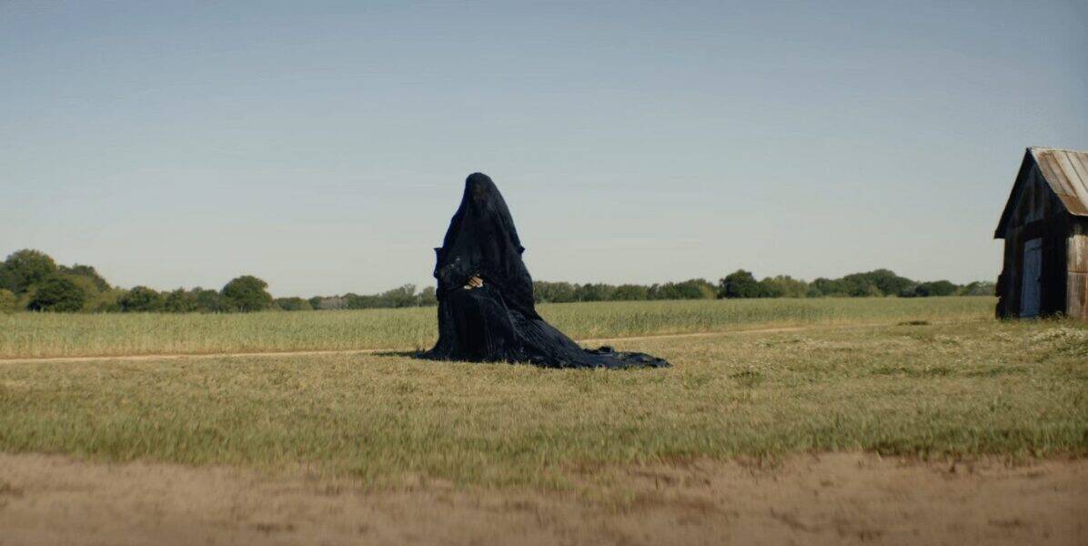 woman in the yard movie